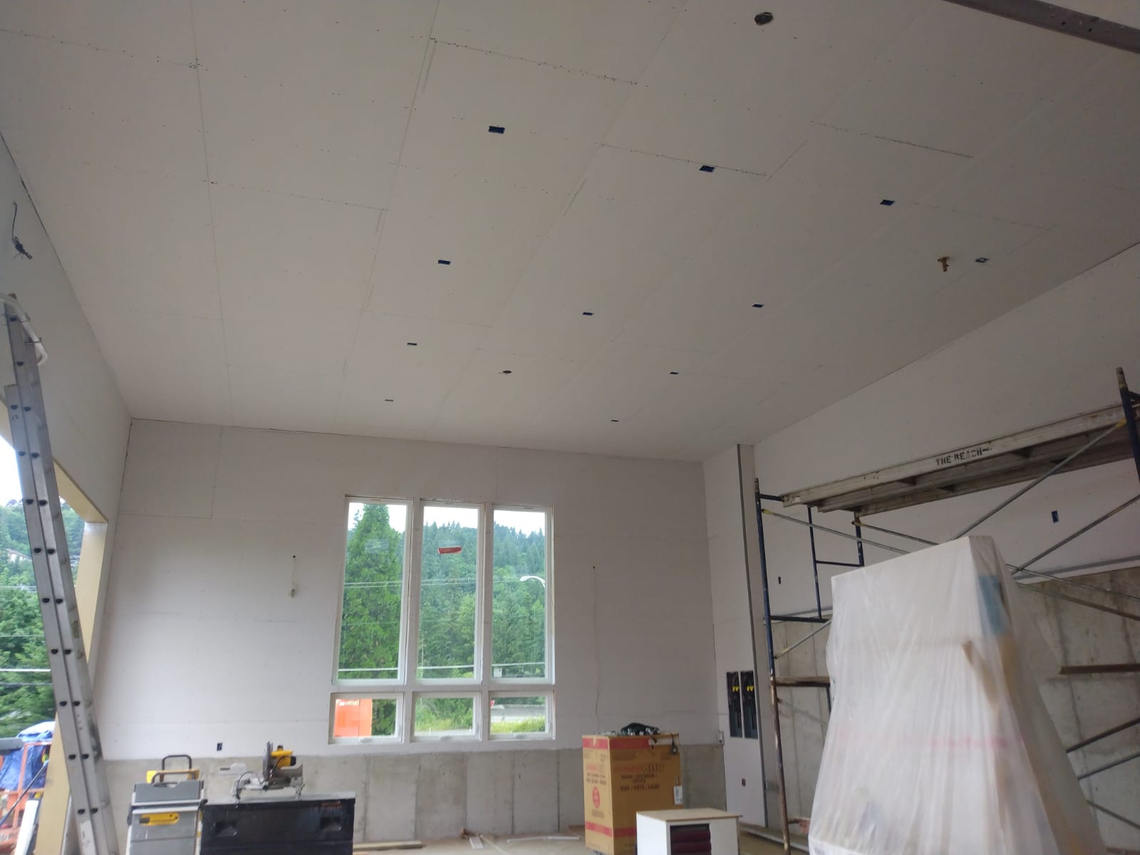 Drywall texturing project photo 13